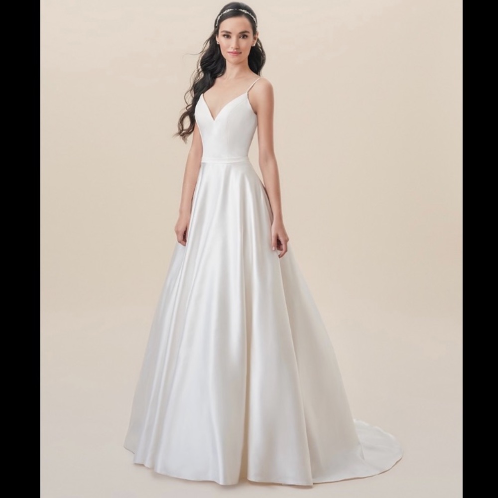 Brand New with Tags Moonlight Bridal Gown